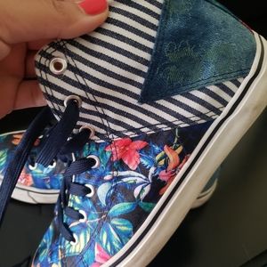 Very pretty and comfy